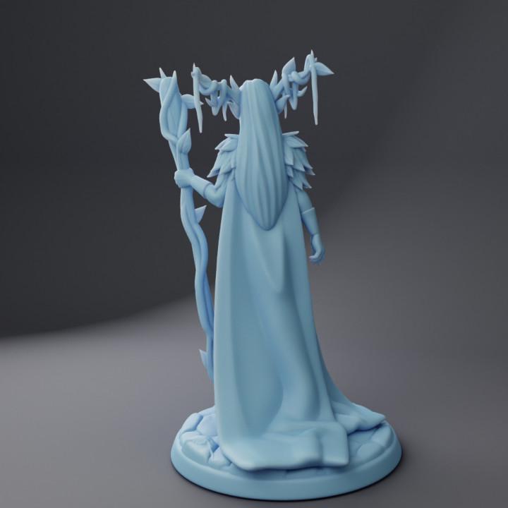 Wood Elf Queen (Medium) - Tabletop Figure for Dungeons & Dragons, DnD, Pathfinder RPGs, TTRPG