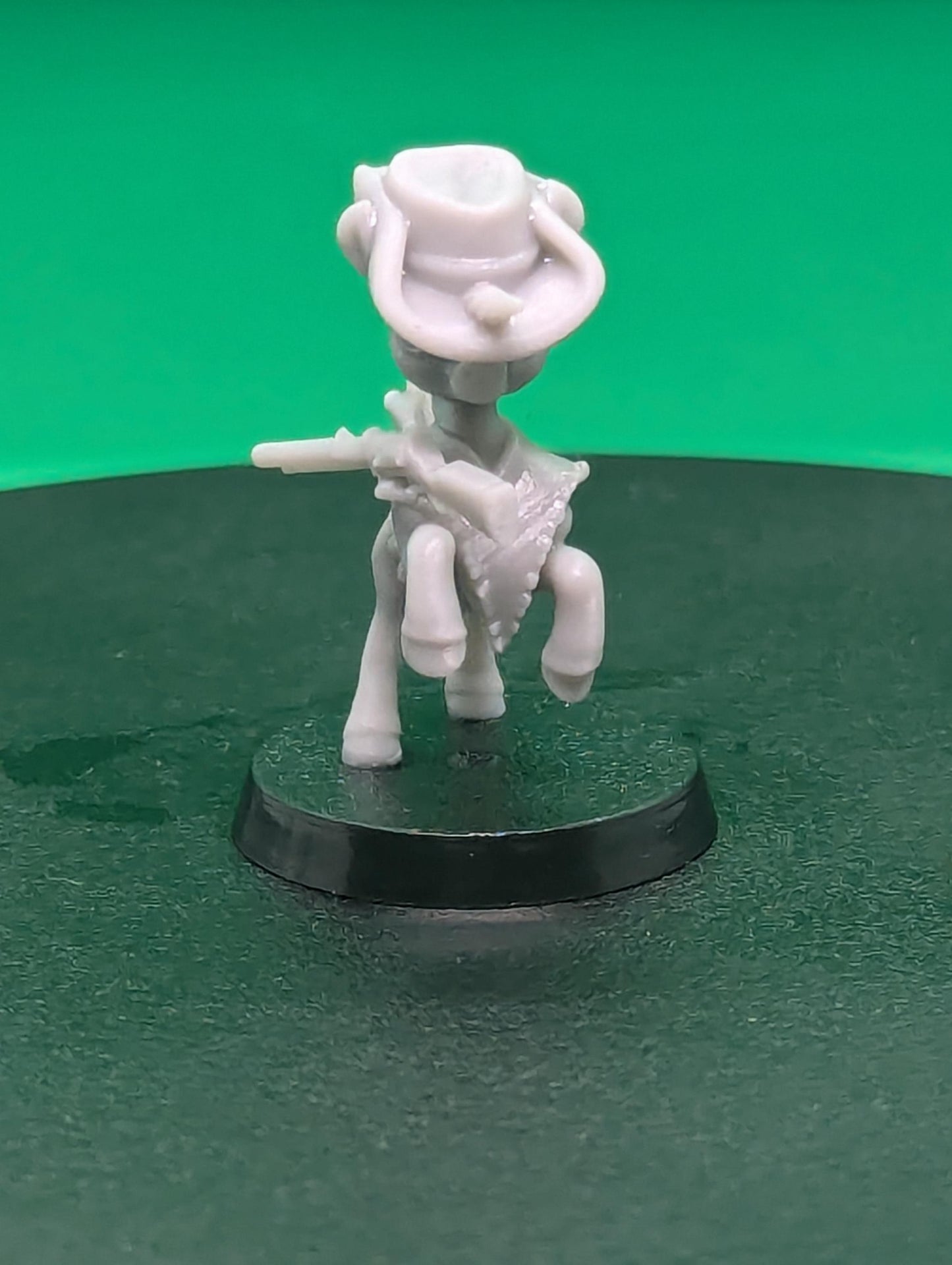 Gunslinger Unicorn (Medium) - Tabletop Figure for Dungeons & Dragons, DnD, Pathfinder RPGs, TTRPG