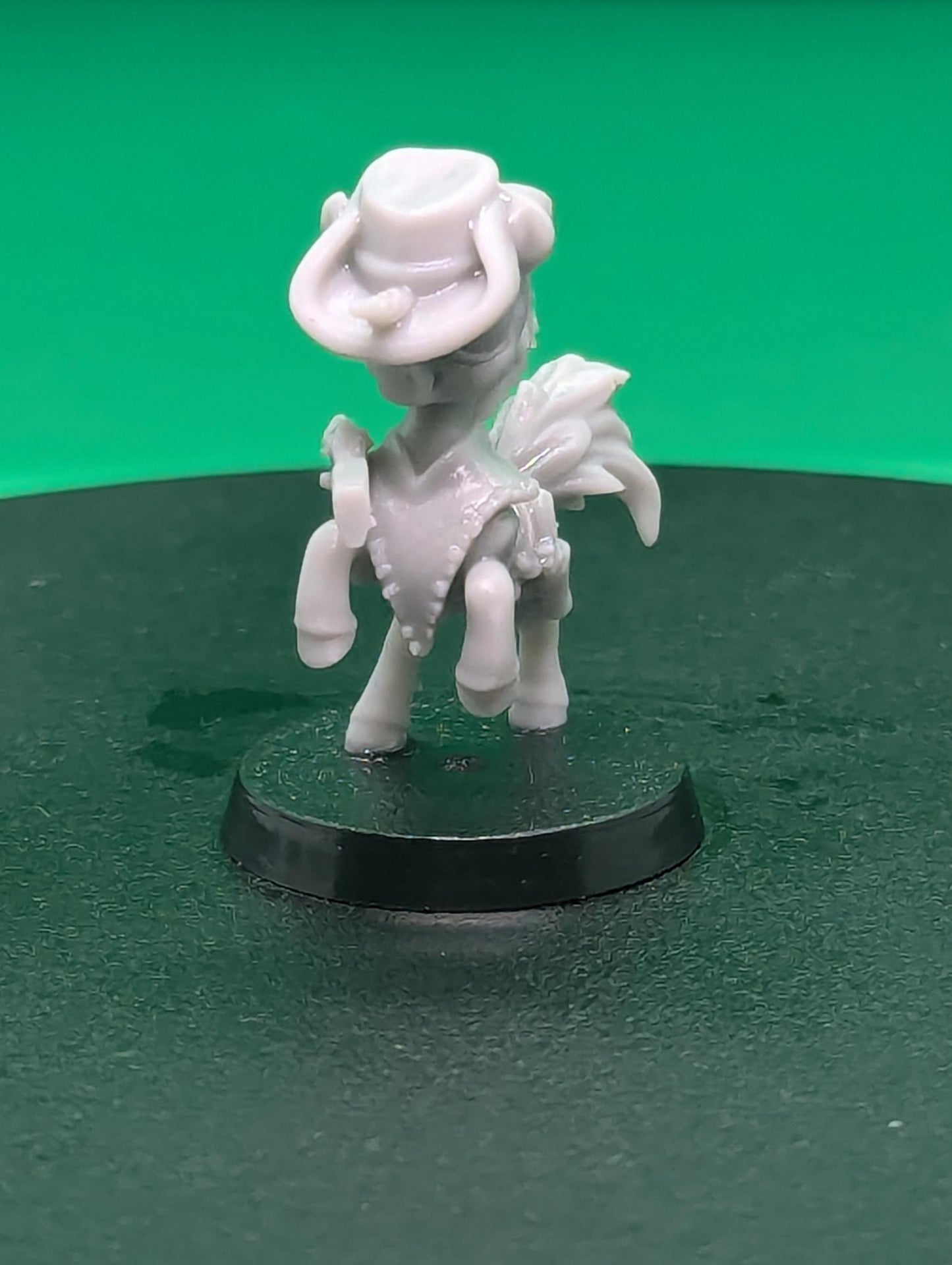 Gunslinger Unicorn (Medium) - Tabletop Figure for Dungeons & Dragons, DnD, Pathfinder RPGs, TTRPG