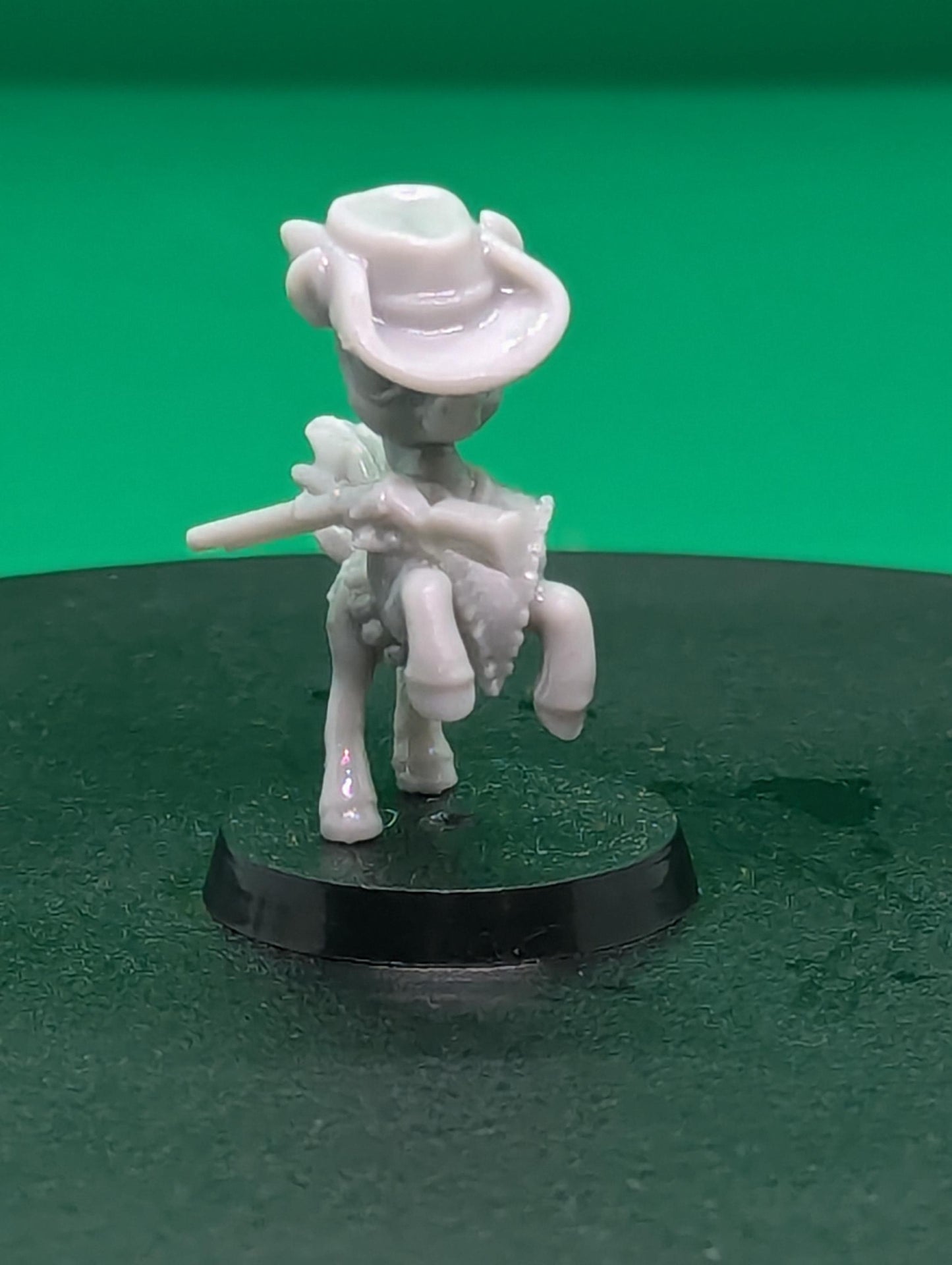 Gunslinger Pony (Medium) - Tabletop Figure for Dungeons & Dragons, DnD, Pathfinder RPGs, TTRPG