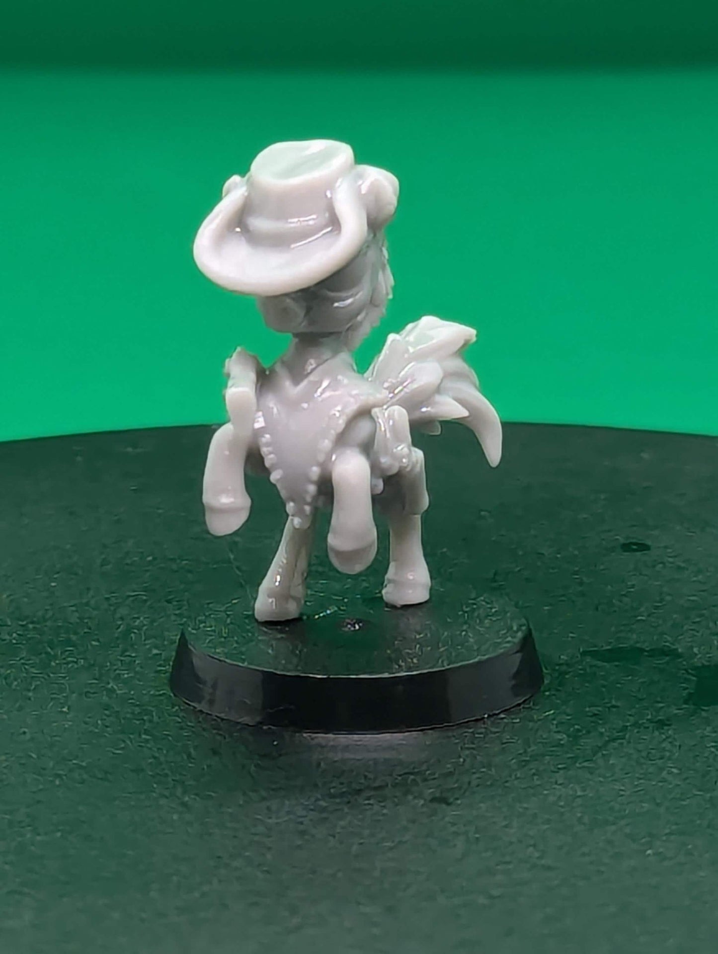 Gunslinger Pony (Medium) - Tabletop Figure for Dungeons & Dragons, DnD, Pathfinder RPGs, TTRPG