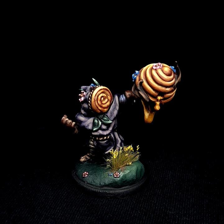 Mr. Bees! (Medium) - Tabletop Figure for Dungeons & Dragons, DnD, Pathfinder RPGs, TTRPG