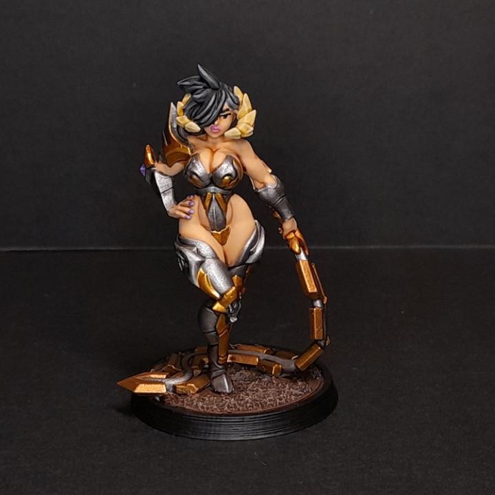 Waverendor - Dragon Goddess 'Evil form' (Medium) - Tabletop Figure for Dungeons & Dragons, DnD, Pathfinder RPGs, TTRPG