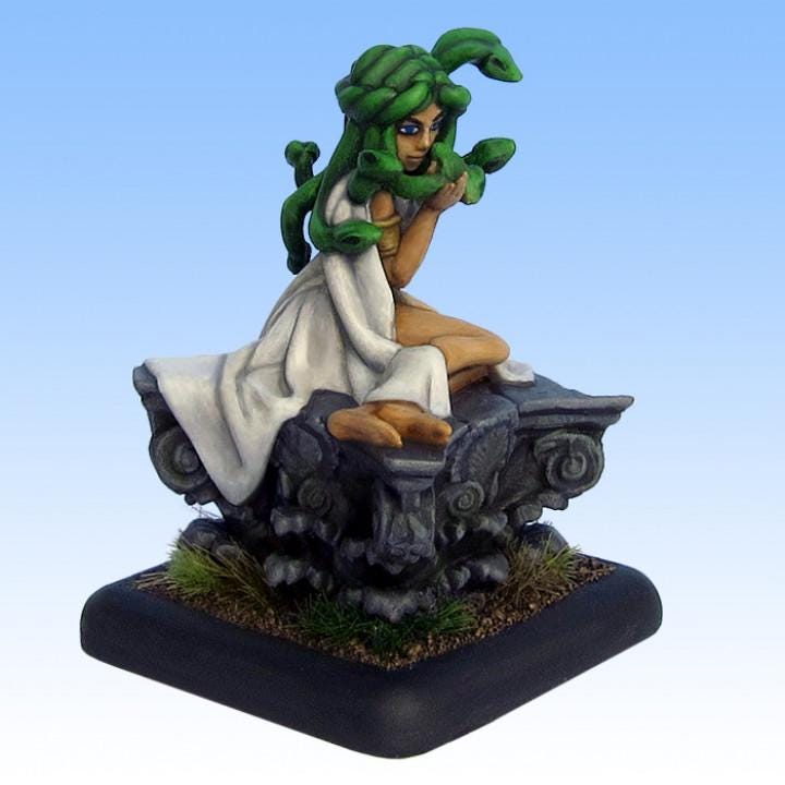 Meddy The Medusa (Medium) - Tabletop Figure for Dungeons & Dragons, DnD, Pathfinder RPGs, TTRPG