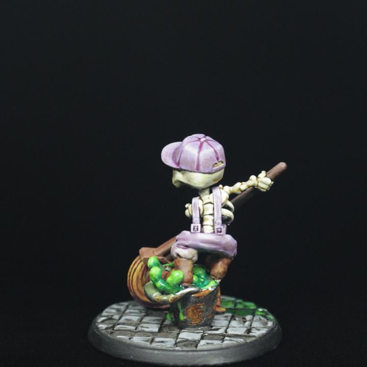 Moppy The Skeleton (Medium) - Tabletop Figure for Dungeons & Dragons, DnD, Pathfinder RPGs, TTRPG