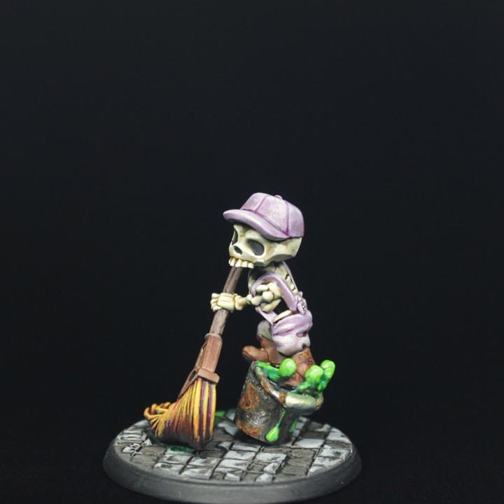 Moppy The Skeleton (Medium) - Tabletop Figure for Dungeons & Dragons, DnD, Pathfinder RPGs, TTRPG